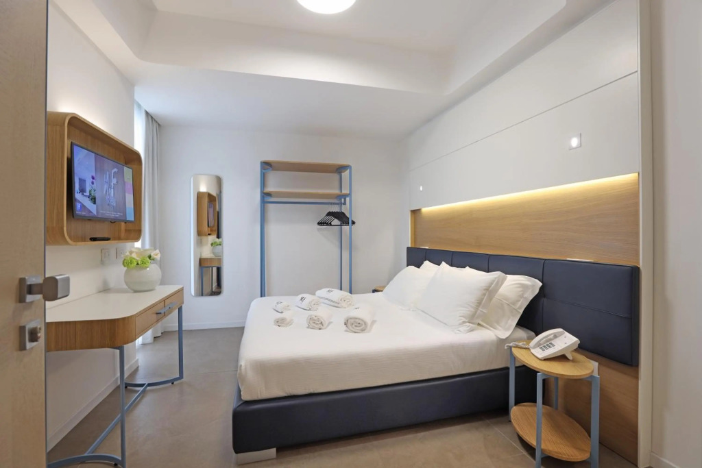 M&F Hotel