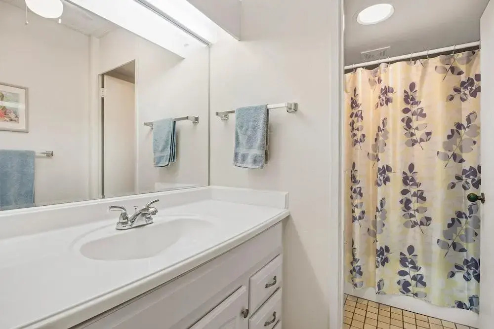 Kona Makai 1-204 Oceanview! AC! Remodeled! 2bd/2ba
