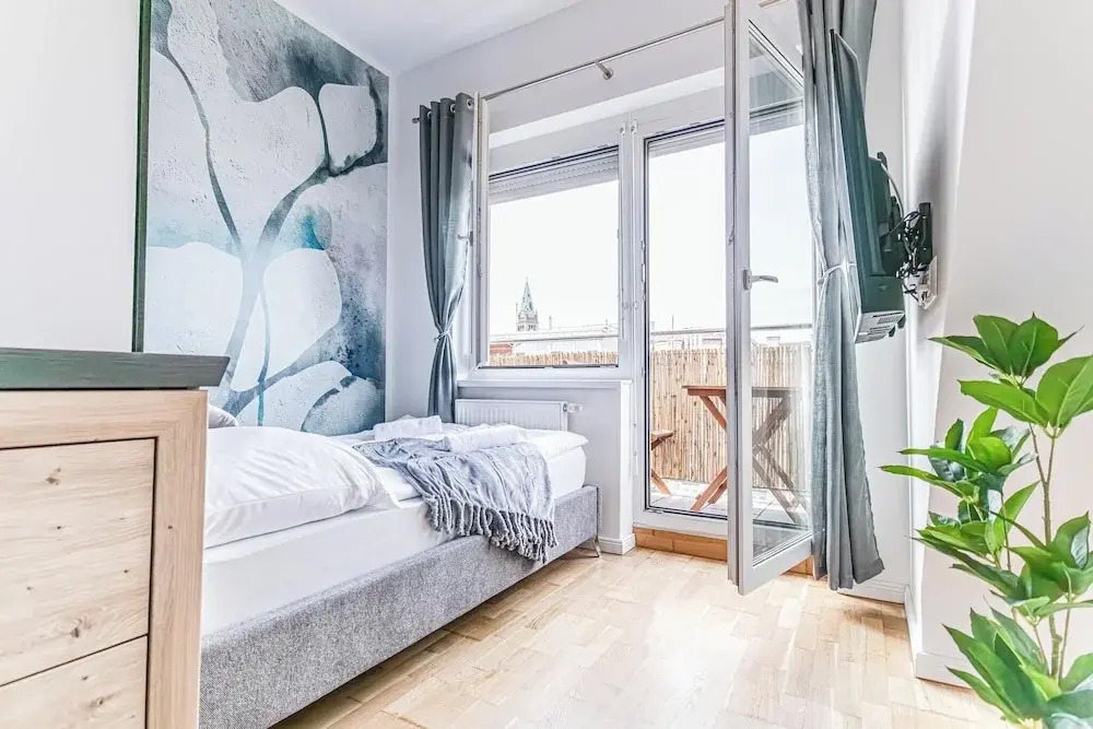 Luxury AC Balcony Apartment City Center