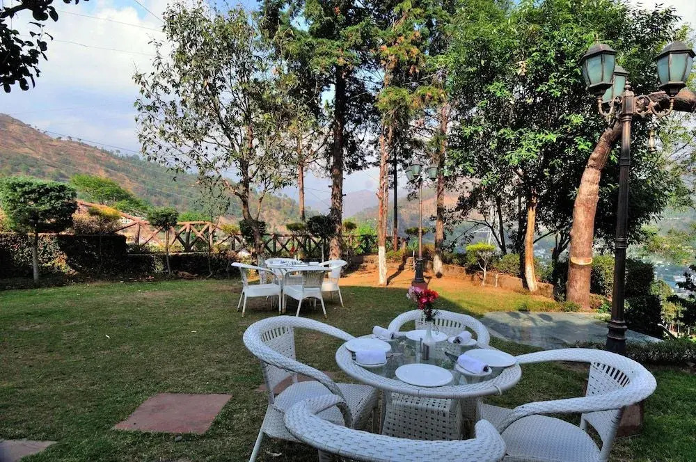 The Prince - A Lake Facing Resort and Spa