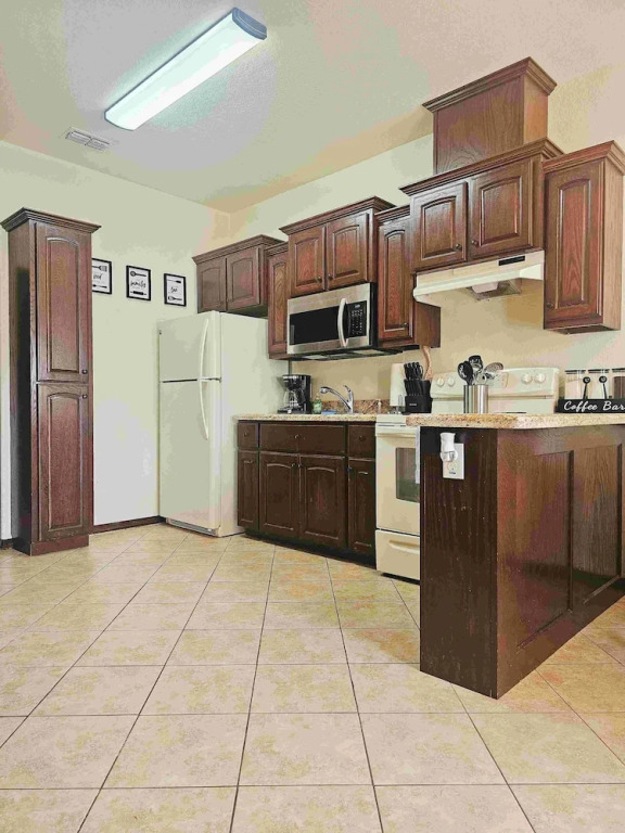 Apartment Near University