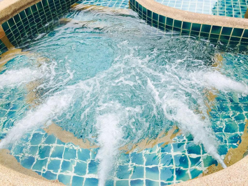 Mei Zhou Phuket Hotel - SHA Plus