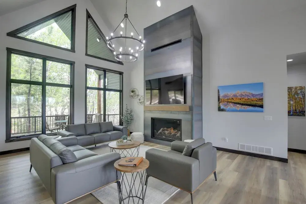 Luxurious Lead Vacation Rental w/ Private Hot Tub!