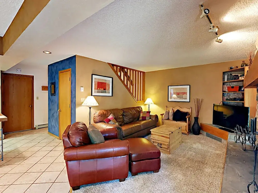 Creekside Townhouse #300 - 3 Br townhouse by RedAwning