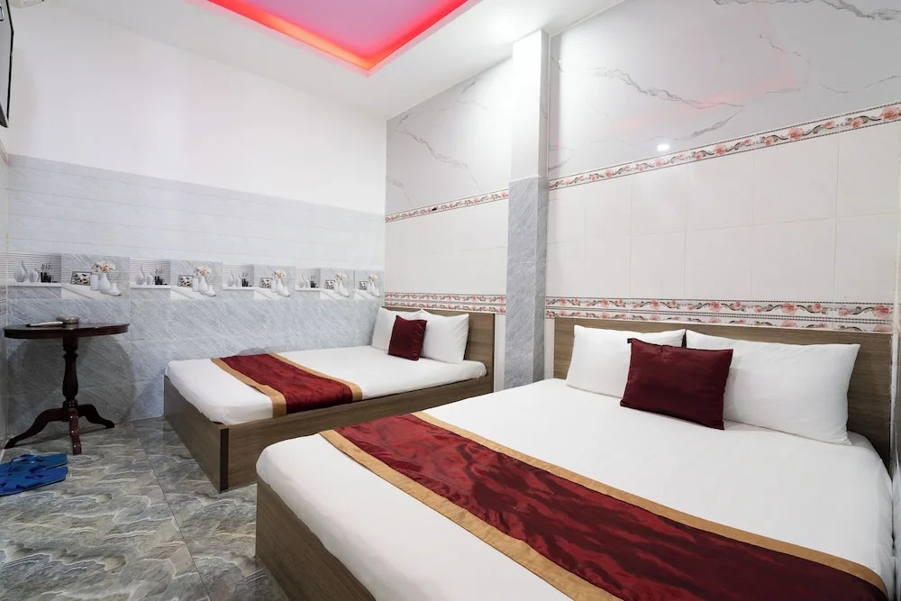 Collection O District 12 - Mau Tim Hotel
