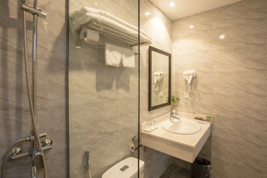 Dinh Elegant Hanoi Hotel