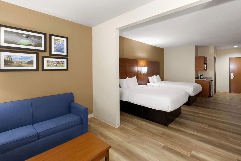 Wingate by Wyndham College Station South