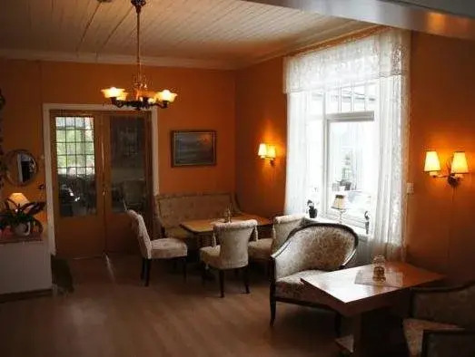 Midtnes Hotel