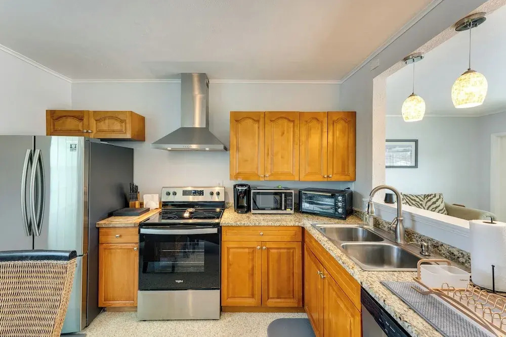 Pet-friendly Venice Vacation Rental, 3 Mi to Beach
