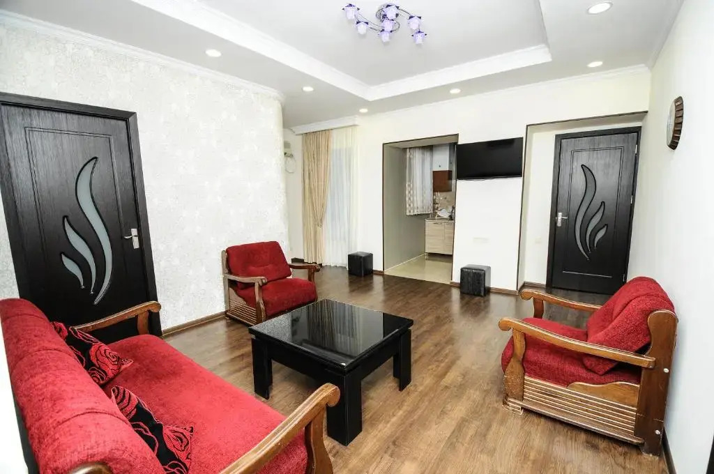 Elegant Modern Apartment
