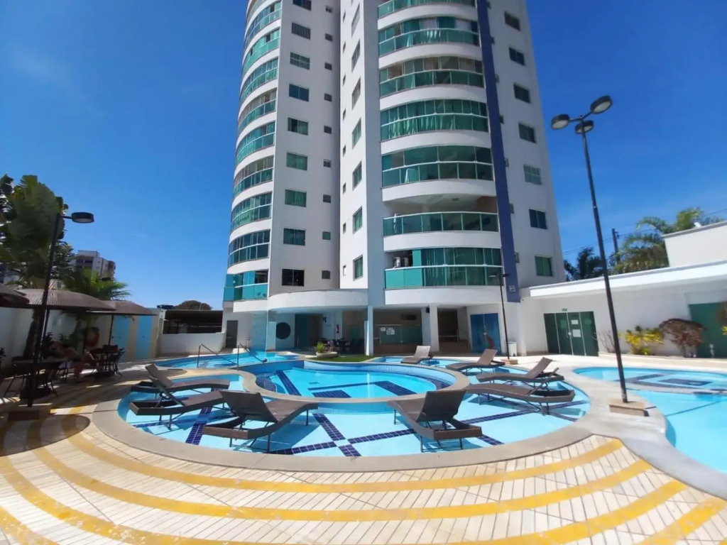 Apartamento com varanda gourmet e churrasqueira Caldas Nova