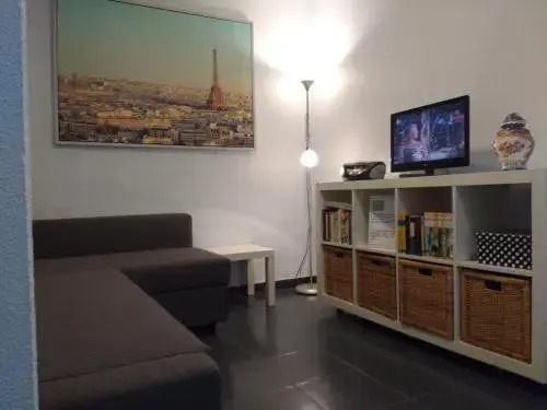 Apartamento Cantabrico junto a la playa y al Hospital Puerta del Mar