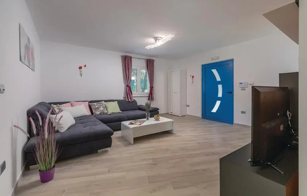 Stunning Home in Rovinj With Wifi and 2 Bedrooms