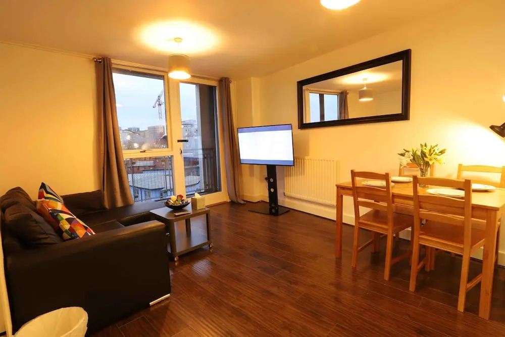 Fiveways City View Apartment