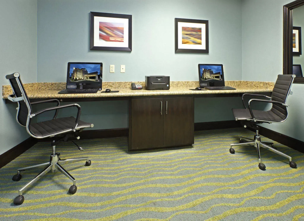 Holiday Inn Express & Suites Maumelle by IHG