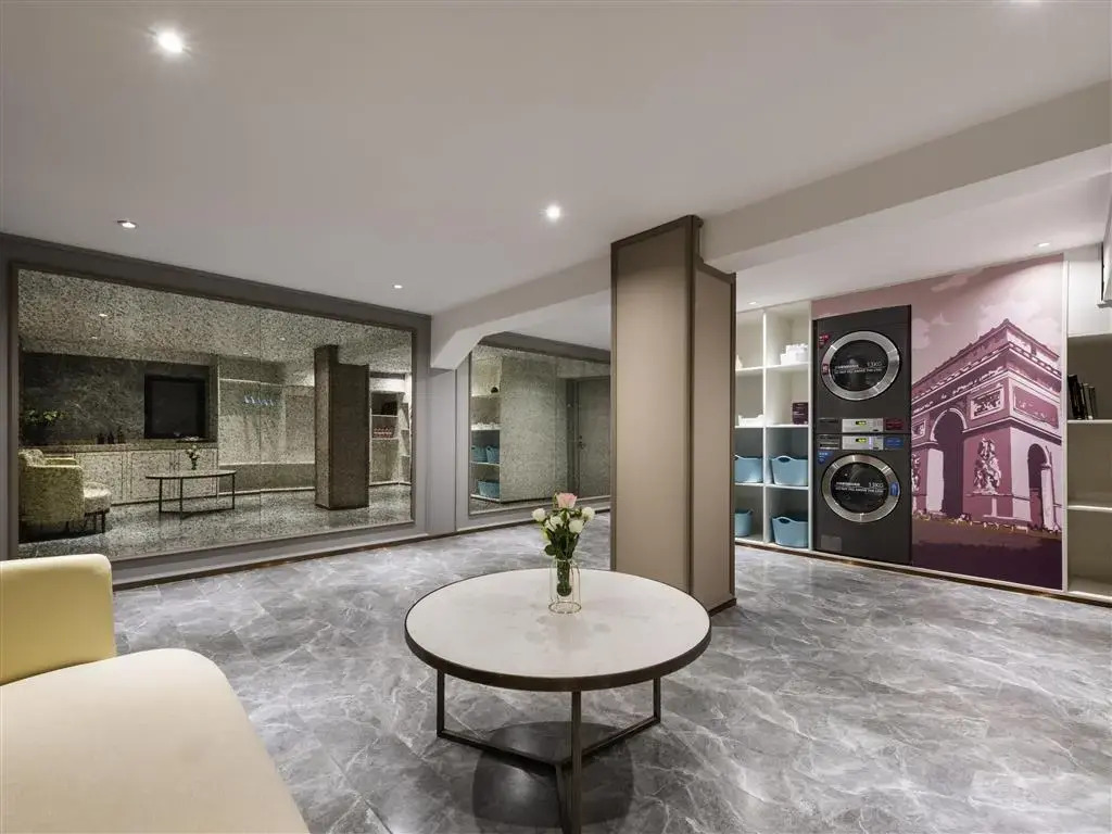 Mercure Qingdao Downtown