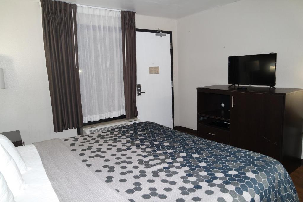 Travelodge by Wyndham North Charleston