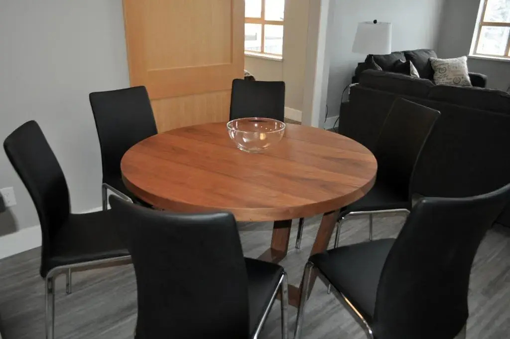 Tyndalstone Lodge 3 Bedroom in the Heart of Village North Whistler