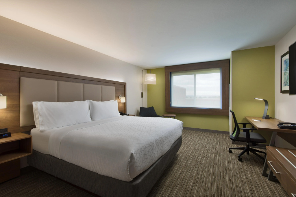 Holiday Inn Express & Suites - Portland Airport - Cascade Stn by IHG