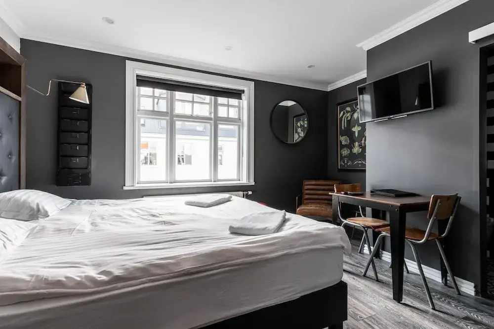 41 - A Townhouse Hotel