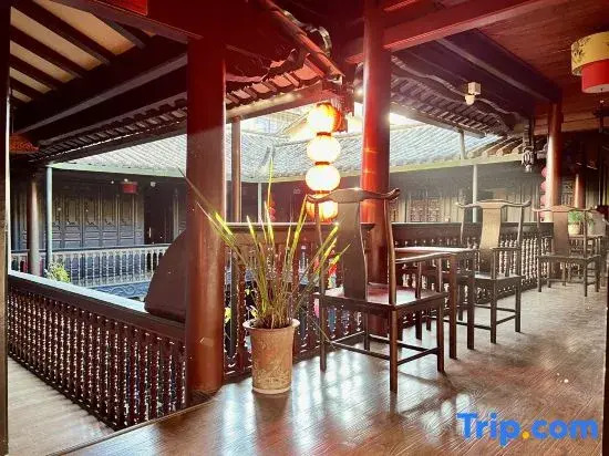 Tonghai Xiushan Inn Xiulu Garden Branch