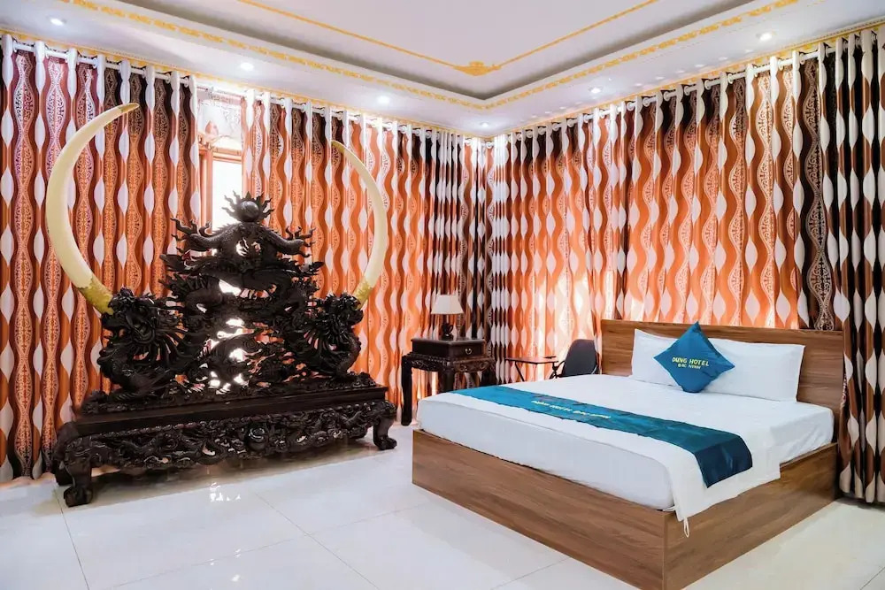 Sky 2 Hotel