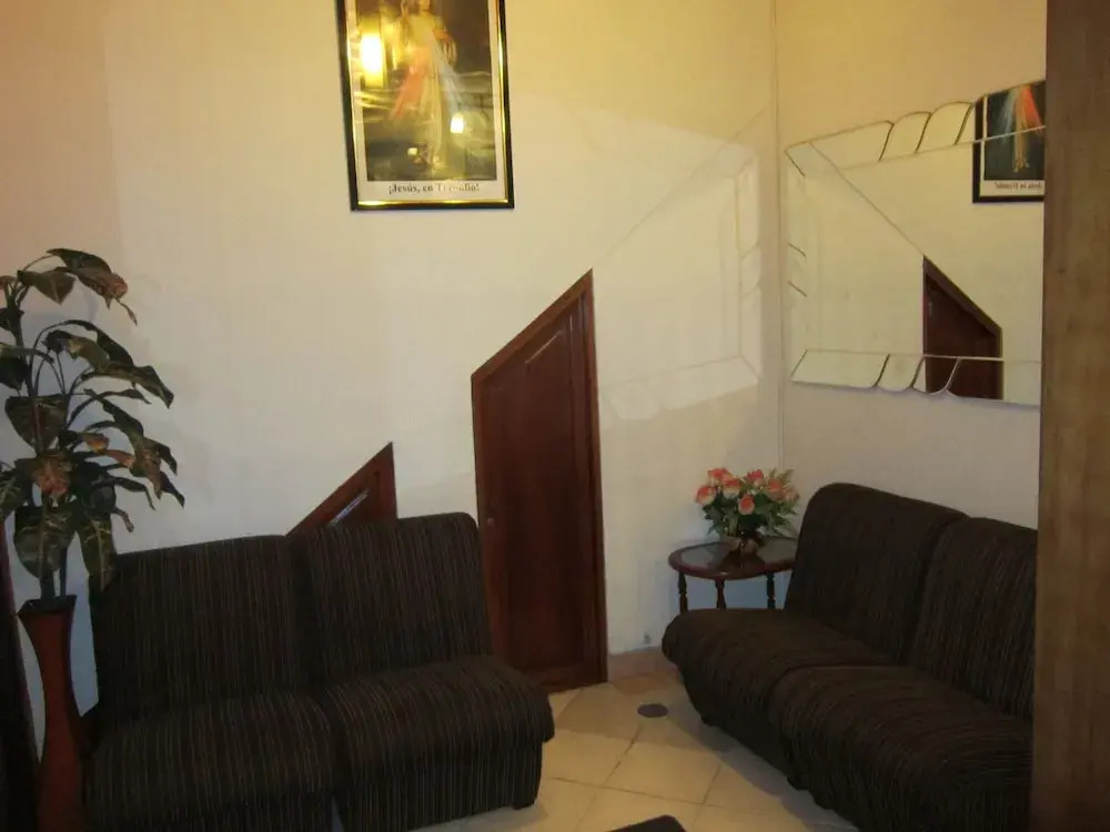 Hotel Plaza Bolognesi 344