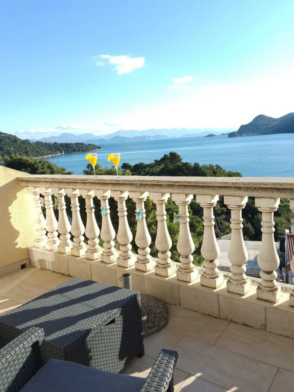 Apartments Laura - Mljet