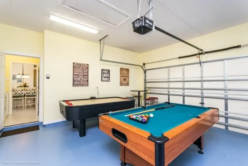 Fantastic 4 Bed Home With Private Pool & Spa 137mh 4 Bedroom Villa by RedAwning