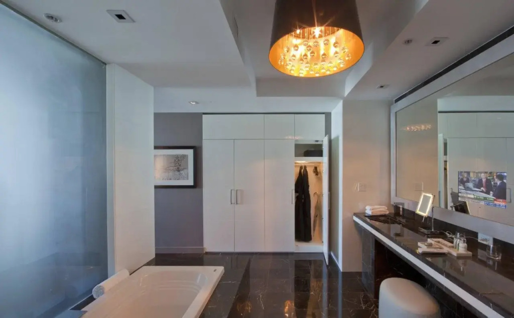 Hotel Beaux Arts, Autograph Collection