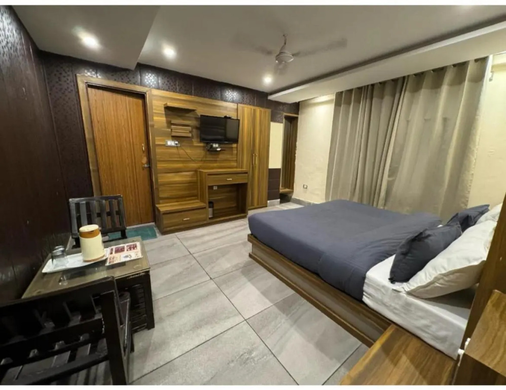 Hotel Green Leaf By T And M Hotels