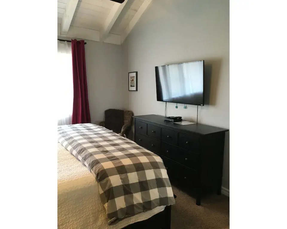 Arendelle 2 Bedrooms 1.5 Bathroom Condo