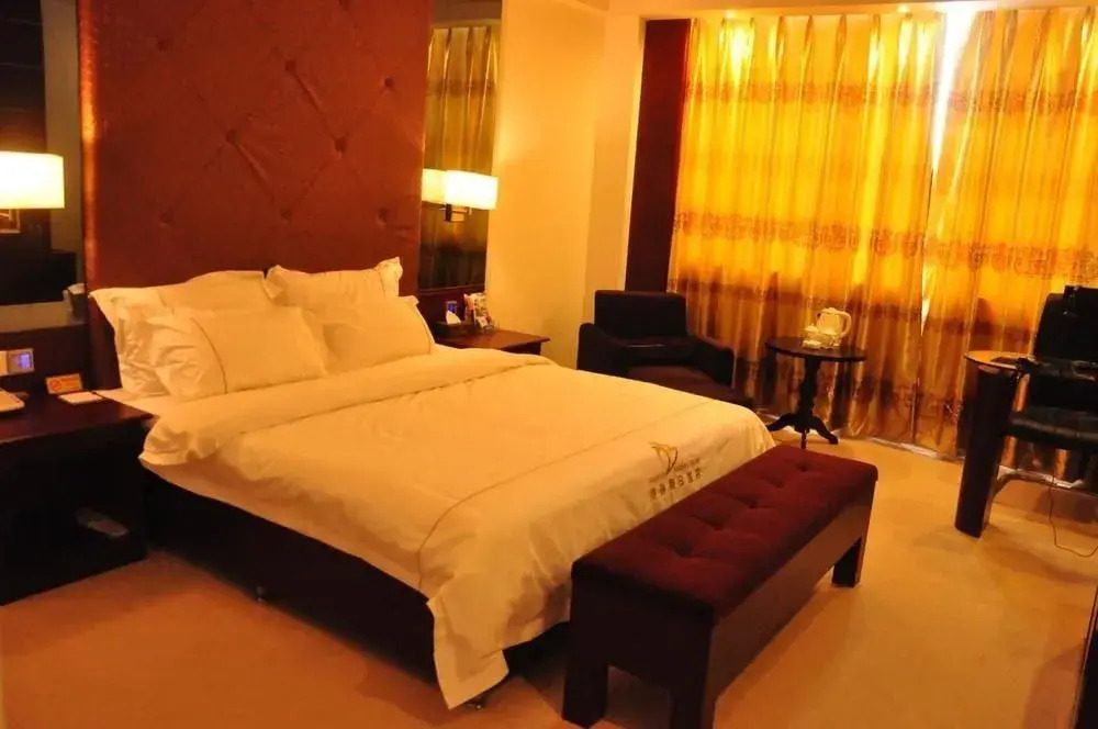 V.crown Holiday Hotel