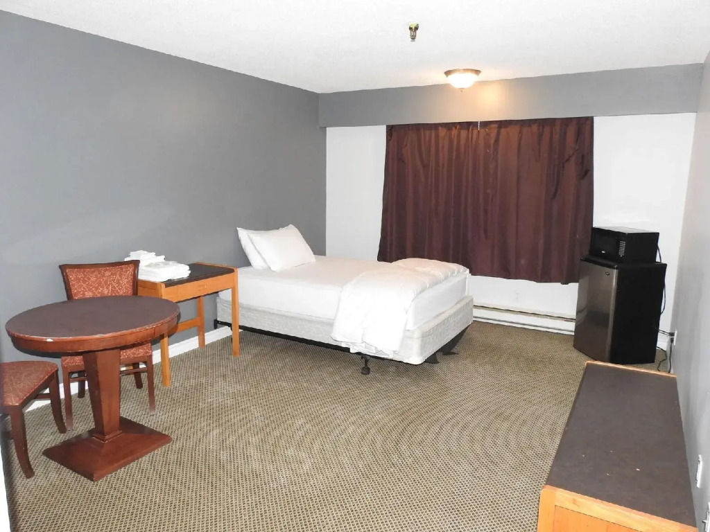 Vanderhoof Inn