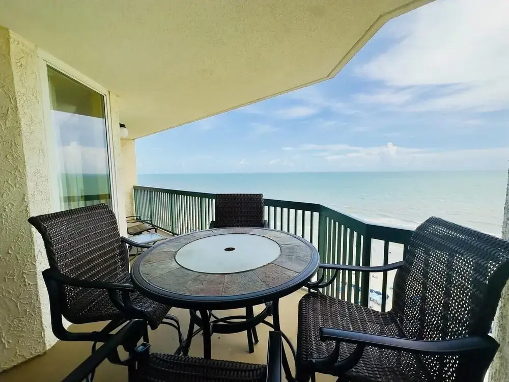 Ashworth 1407 3 Bedroom Condo by RedAwning, North Myrtle Beach