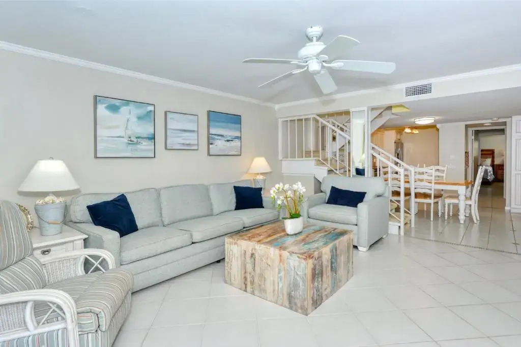 LaPlaya 205D Spectacular sunsets and sunbathing from your private Gulf front lanai or sundeck