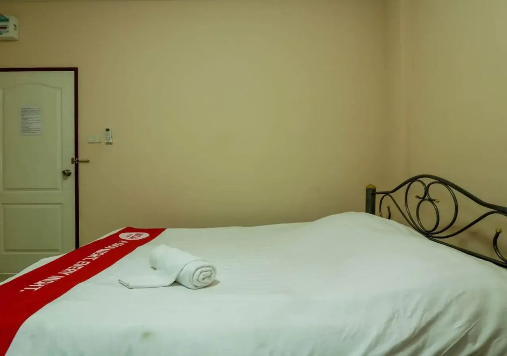 Nida Rooms Railroad 11 Hotel