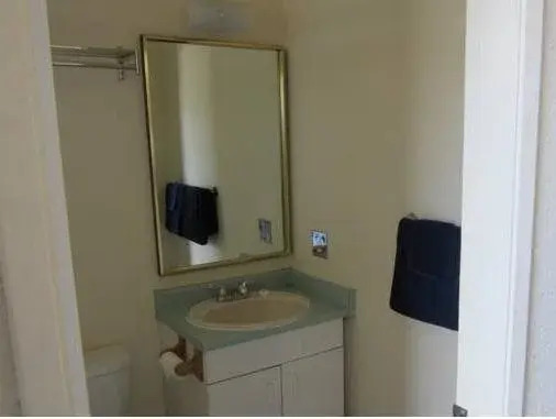 Brothers Inn Motel
