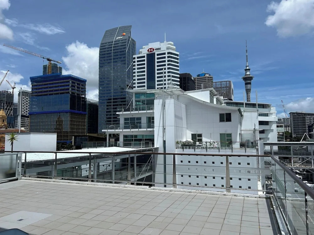 Waterfront Seaview Apt Hotel
