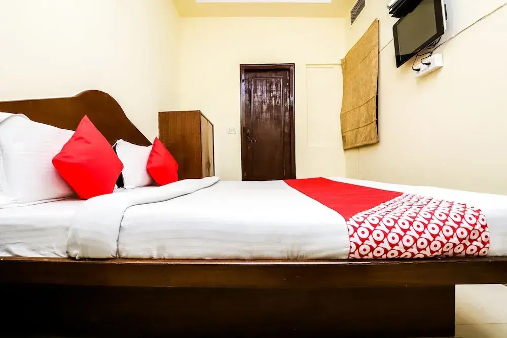 OYO 9448 Hotel Karan Palace