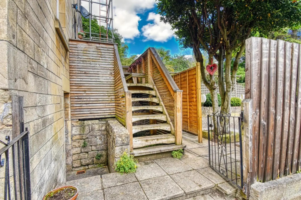 2 Bedroom Apartment in Bath city centre with Garden & Free Parking