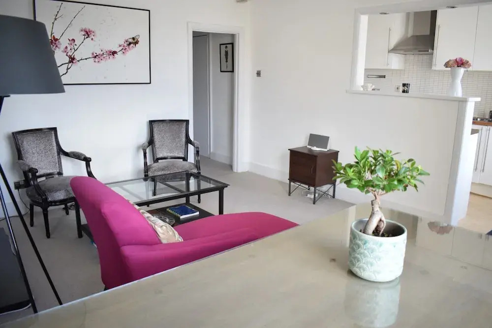 2 Bedroom Mayfair Apartment Near Hyde Park
