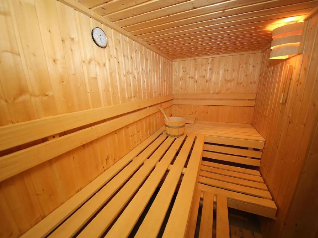 Frisch renoviertes FH Südblick am Meer in Breege, Meerblick von allen drei Etagen, Terrasse, Balkon, Sauna und Parkplatz