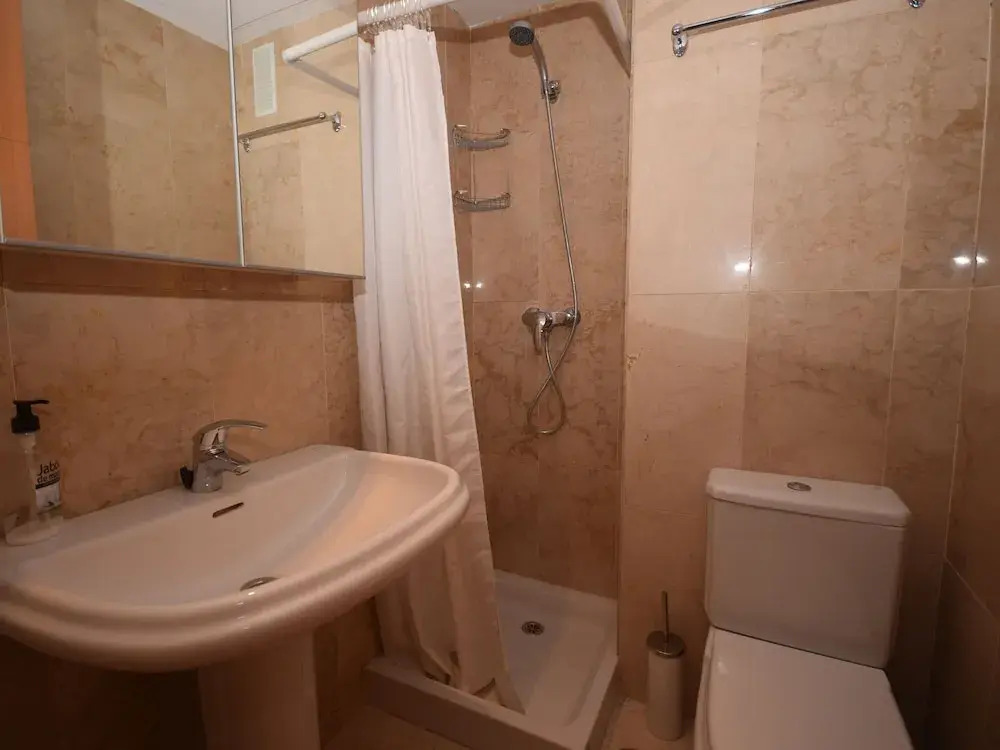 Comfortable Apartment on the Golf Course, Near the Beach and Activities