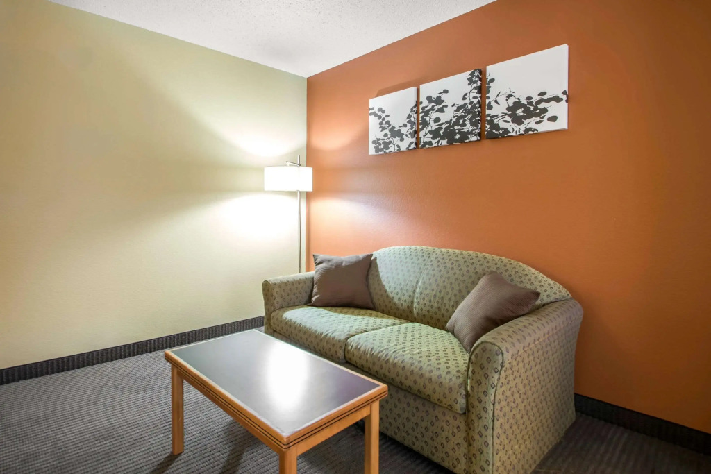 Comfort Inn & Suites Sheboygan I-43