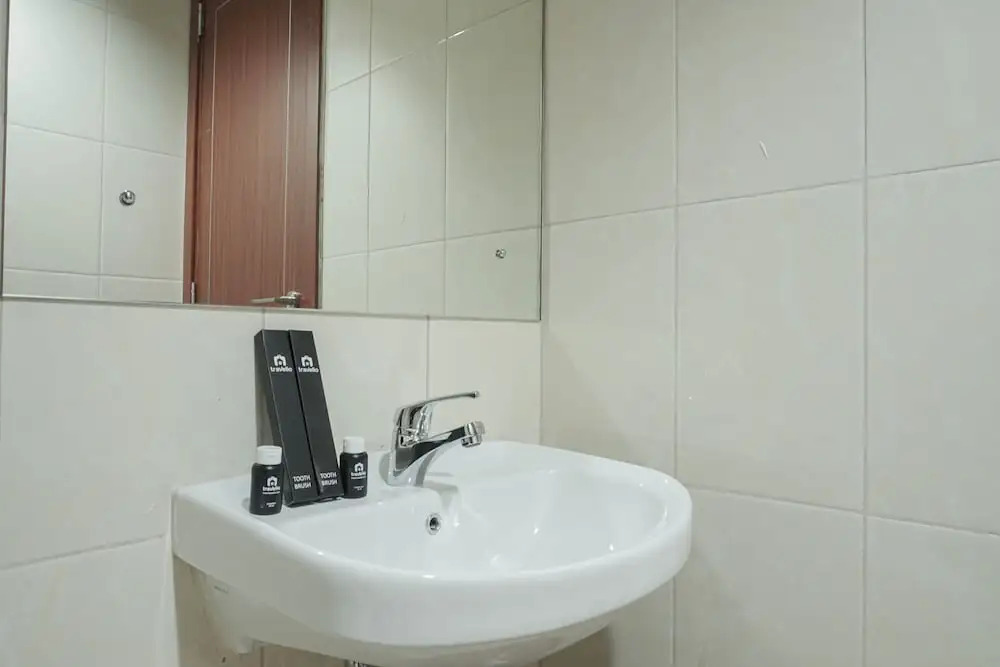 Fully Furnished Apartment with Comfortable Design 2BR Vittoria Residence