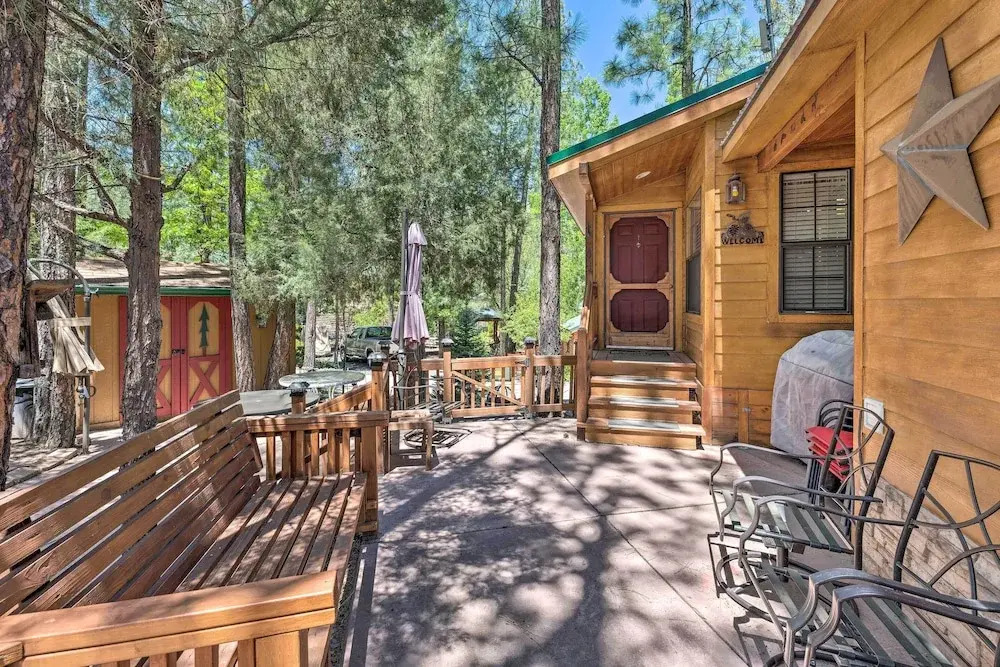 Gateway to Sunrise Resort! Show Low Cabin w/ Deck