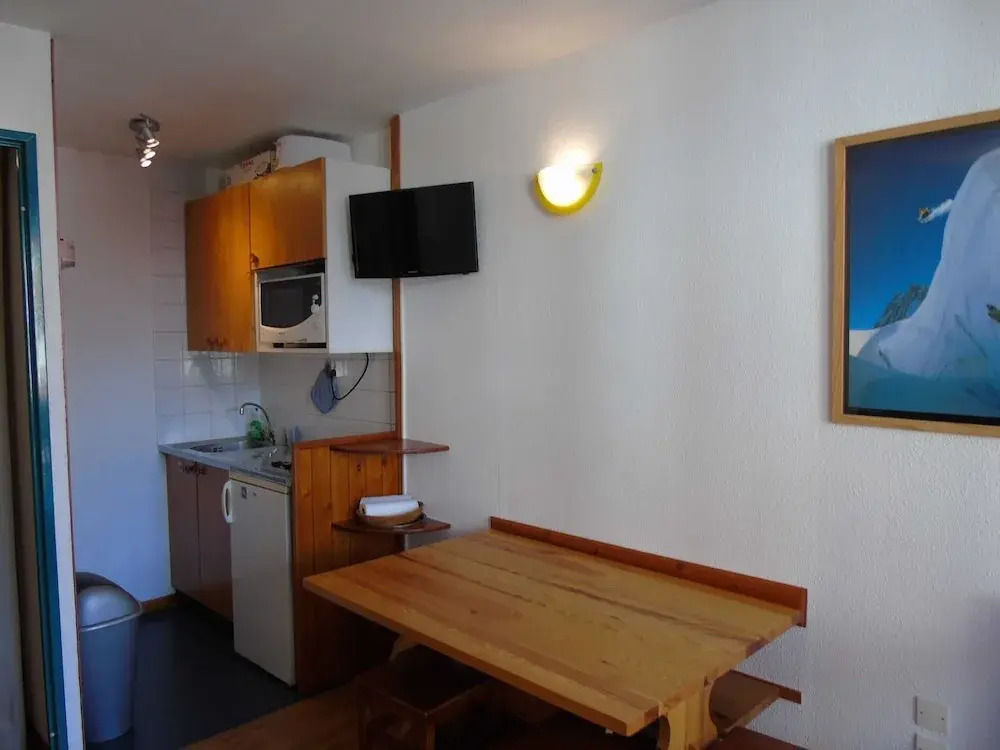 Lou Services Apartment THB59 LSI 001