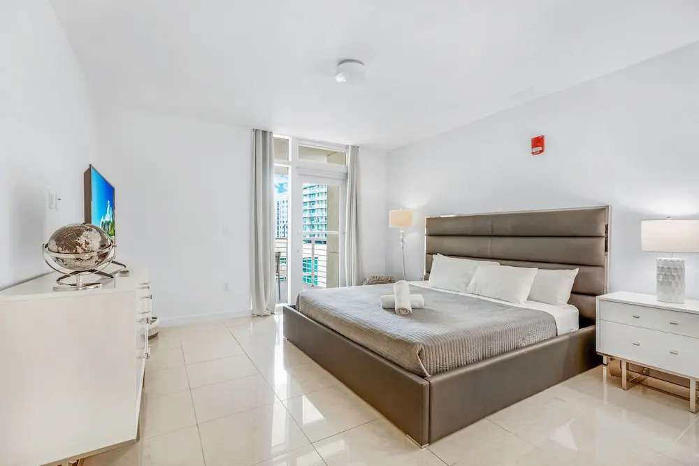 Modern 2-BD Condo in the Heart of Miami