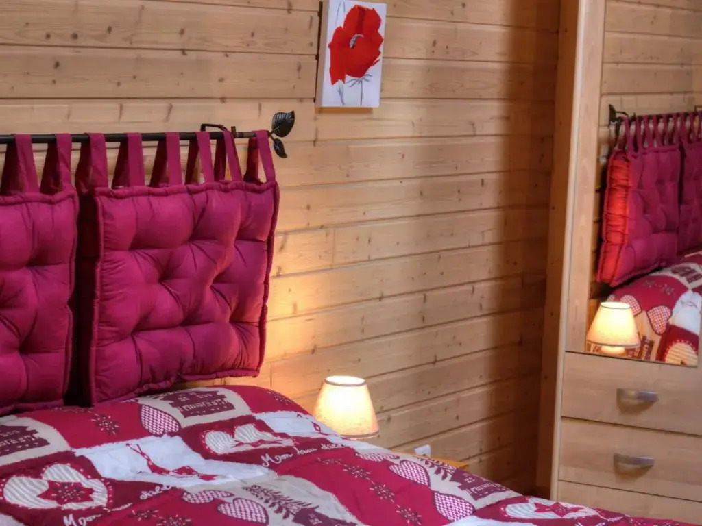 Gîte spacieux au cœur de la nature avec cheminée et activités extérieures - FR-1-496-36